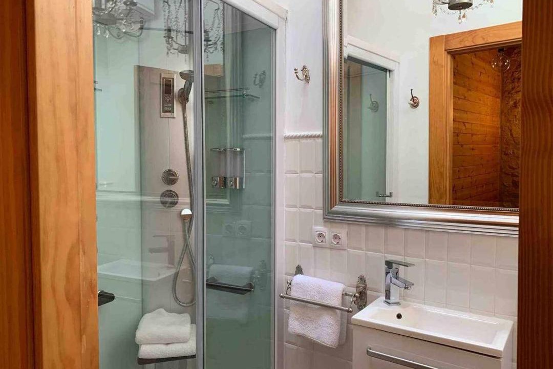 Photo of Bathroom in Encio