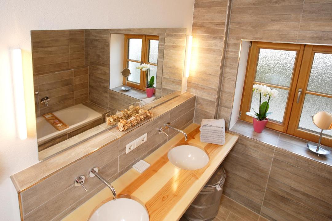 Photo of Bathroom in Horn