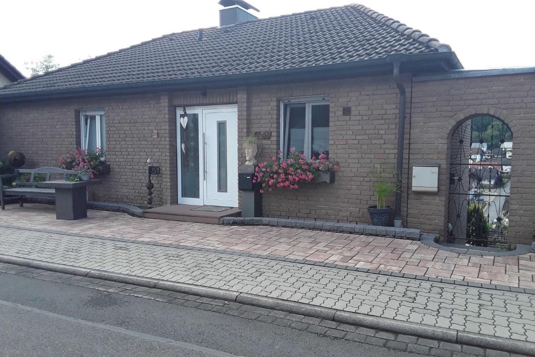 Photo of Buildings in Momlingen