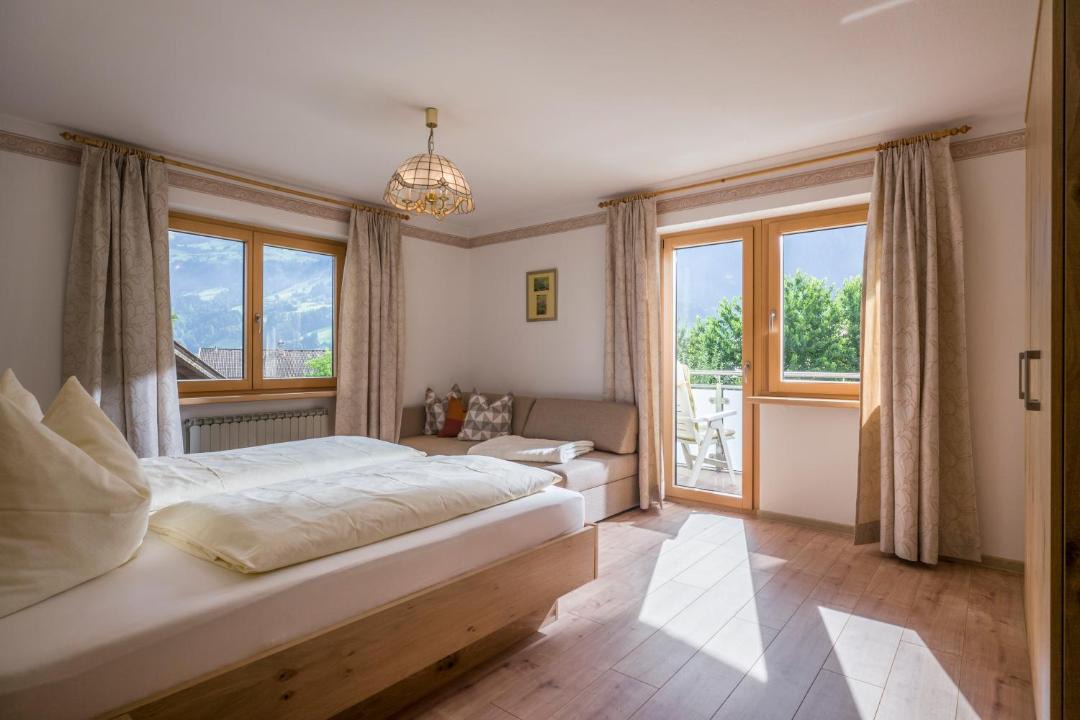Photo of Bedroom in Kapfing