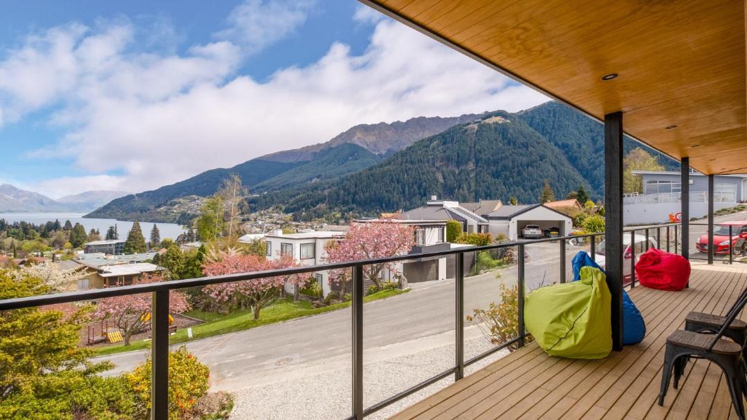 Photo of Patio Balcony in Queenstown City Centre