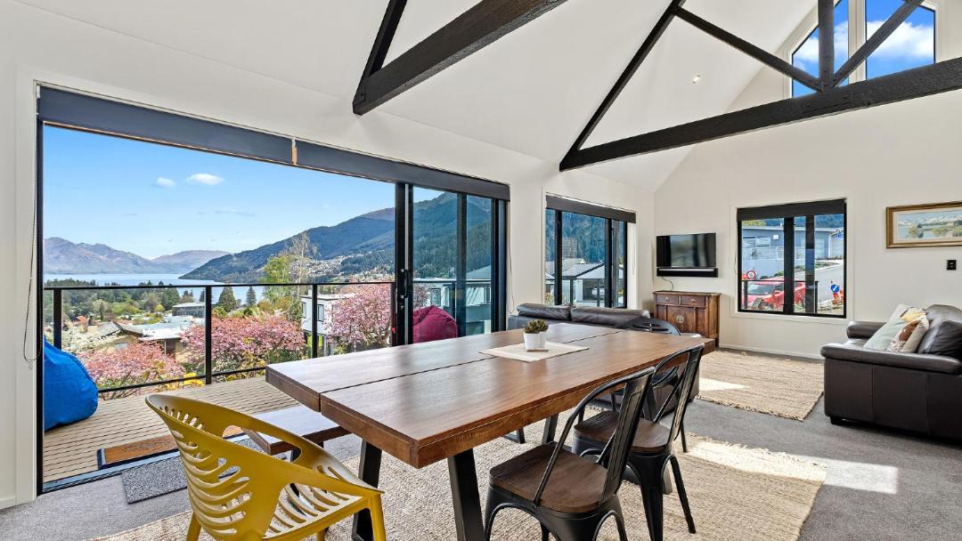 Photo of Patio Balcony in Queenstown City Centre