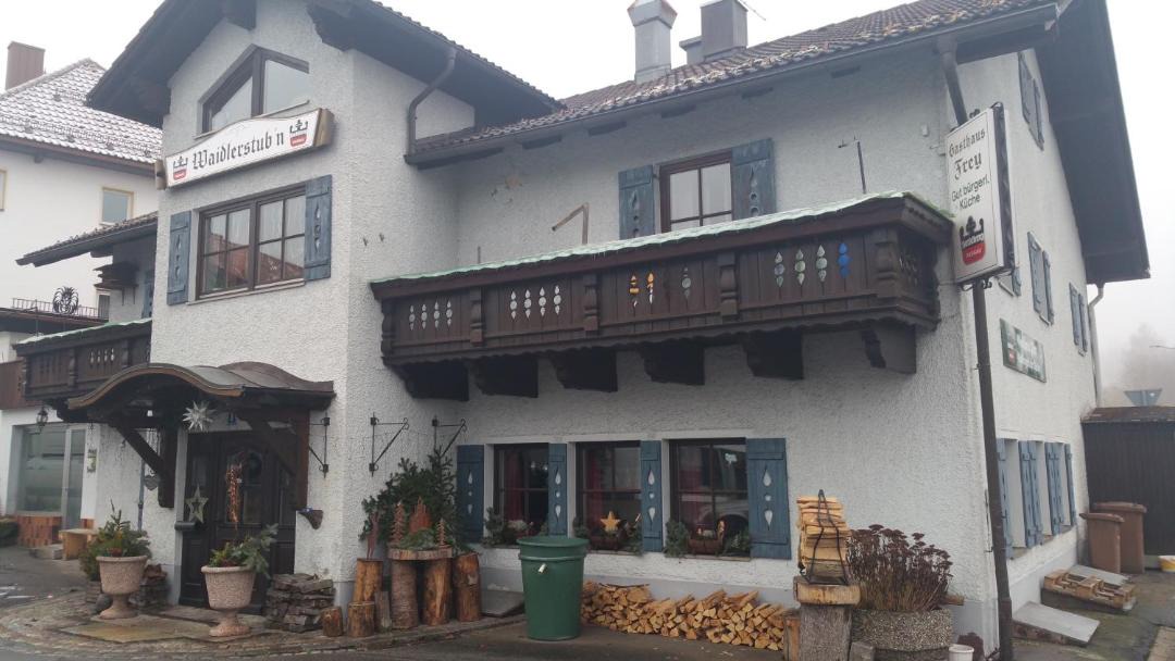Photo of Buildings in Neureichenau