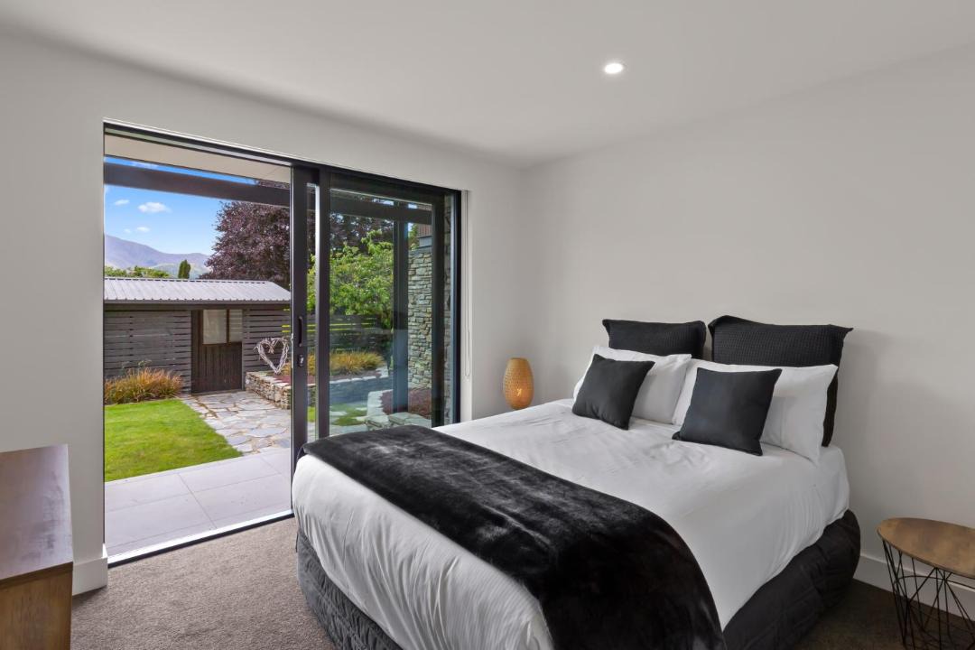 Photo of Bedroom in Lake Hayes