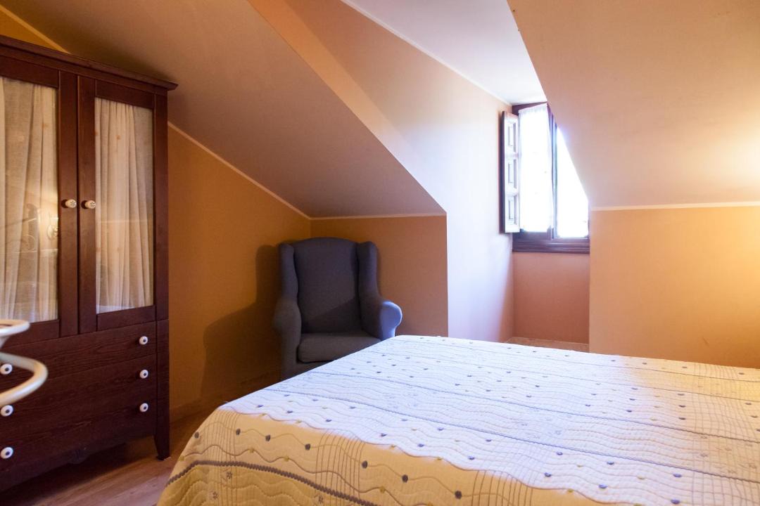 Photo of Bedroom in Esles