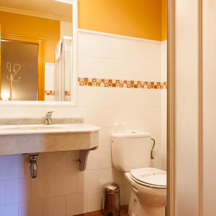 Photo of Bathroom in Esles