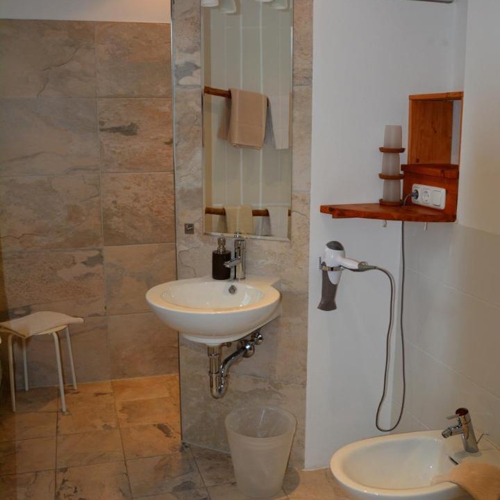 Photo of Bathroom in Horn