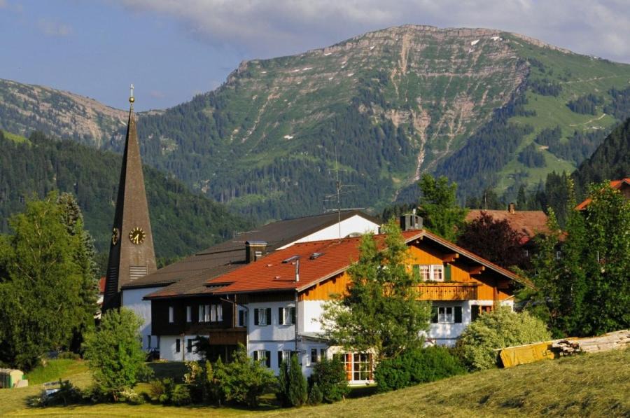 Photo of Buildings in Steibis