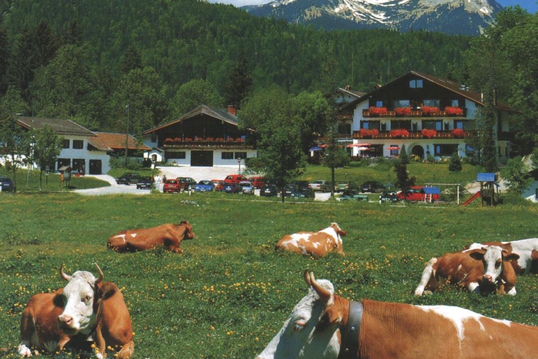 Photo of Others in Kruen