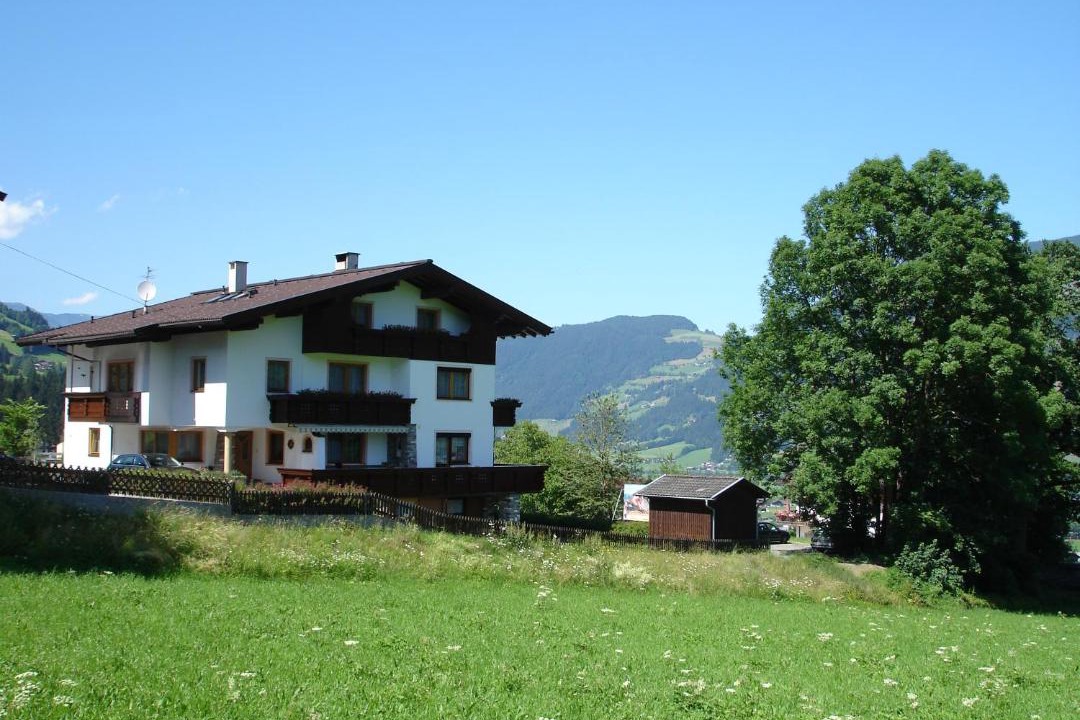 Photo of Buildings in Fuegen