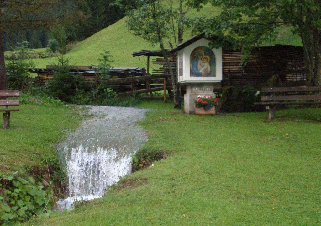 Photo of Others in Laehn