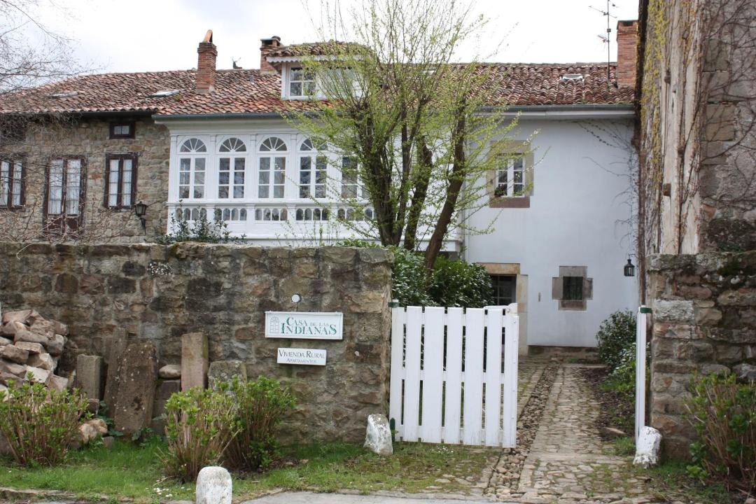 Photo of Buildings in Selores