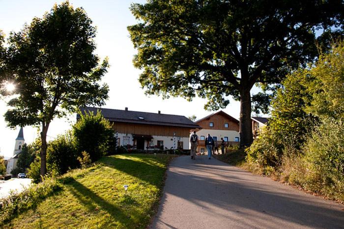 Photo of Others in Warzenried