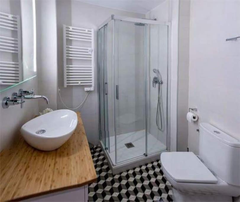 Photo of Bathroom in Embajadores