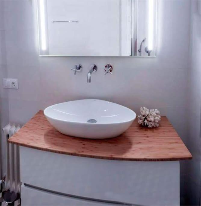 Photo of Bathroom in Embajadores