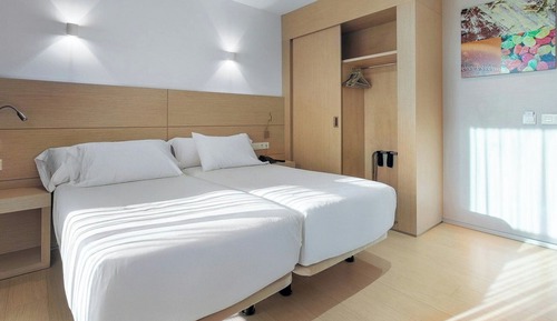 Family Room, Multiple Beds