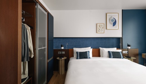 Junior Suite, 1 King Bed with Sofa bed