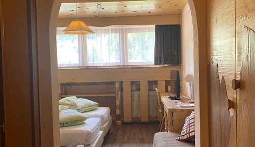 Classic Twin Room
