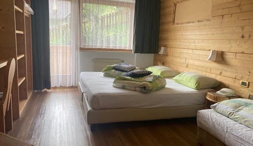 Classic Room, Balcony (3 pax)