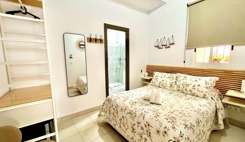 Economy Room