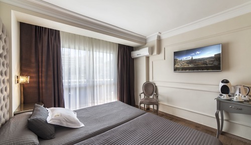 Standard Double Room, Balcony, Partial Sea View