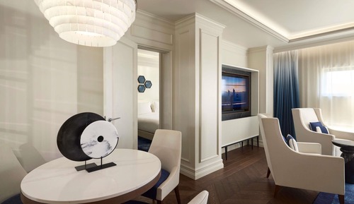 Prestige Suite, 1 King Bed.