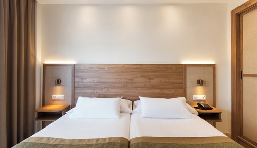 Double room with terrace, sea lateral view and Málaga