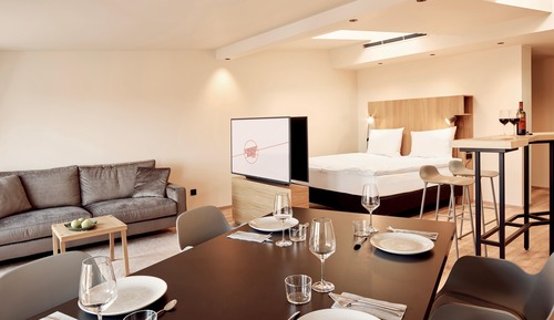 Suite (63)