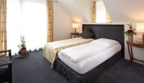 Suite with Whirlpool
