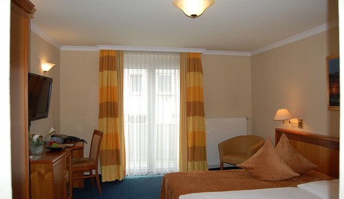 Comfort Whirlpool Room with Balcony