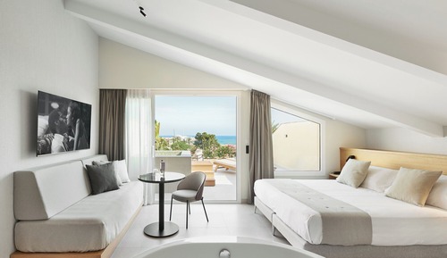 Suite, Sea View