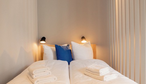 One-Bedroom Apartment with Balcony (Remise) No. 10