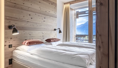 Suite (Wow)