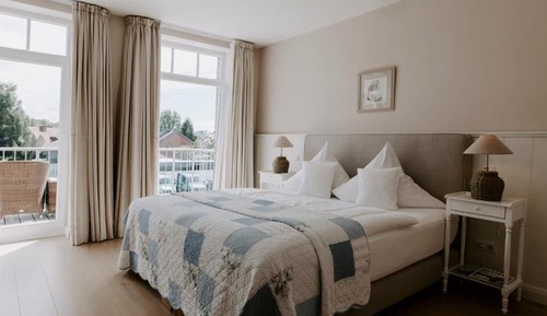 Double Room (MS Europa with Land Side)