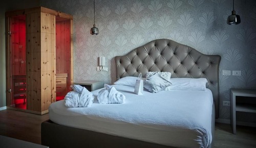 Double Room, City View (private access to Sauna)