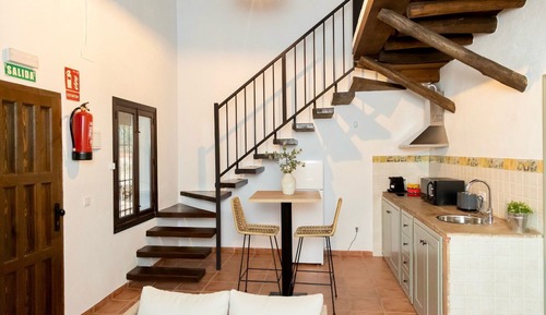 Deluxe Studio, Patio, Courtyard View