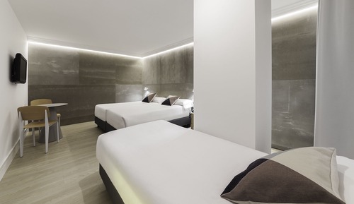 Triple Room