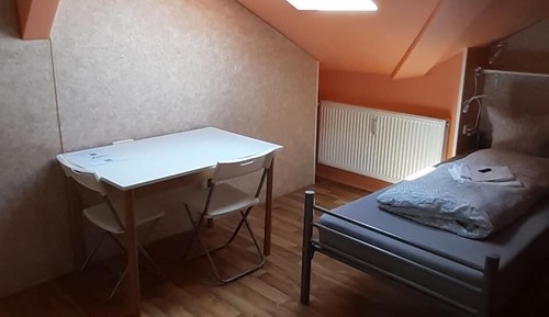 Twin Room (#407)