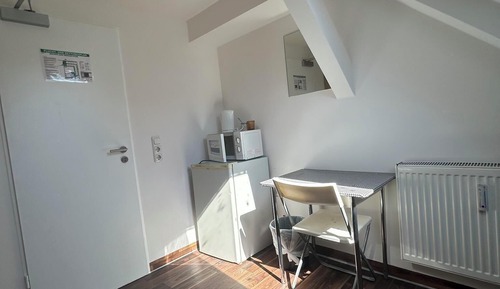 Single Room (#401)