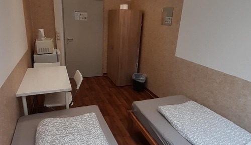 Twin Room (#118)