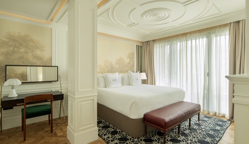 Divine Suite Terrace Velazquez View