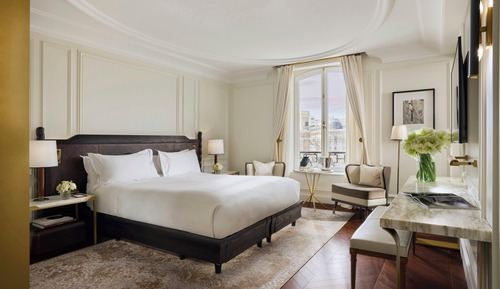 Deluxe Room, 1 King Bed, Garden View