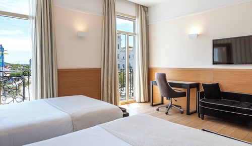 Family Room, 2 Double Beds, Beach View