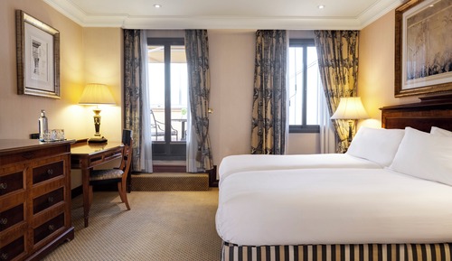 Premium Room, 1 King Bed (Club Lounge Access, extrabed option)