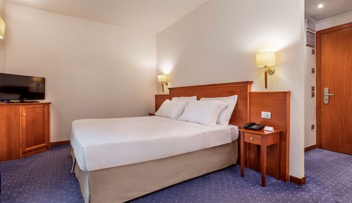 Comfort Room, 1 Queen Bed, Non Smoking (Extra bed on request)