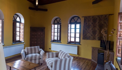 Family Room (Superior)