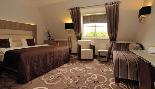 Comfort Triple Room, Bathtub