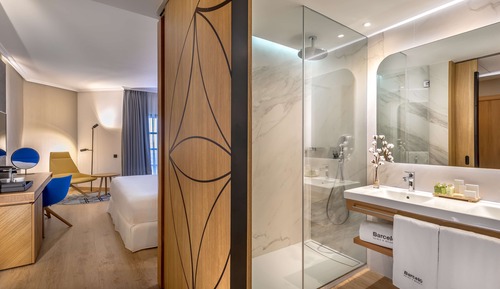 Deluxe Room (1 Adult + 1 Child)