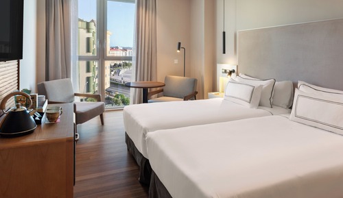 Deluxe Room with Sea and Promenade View