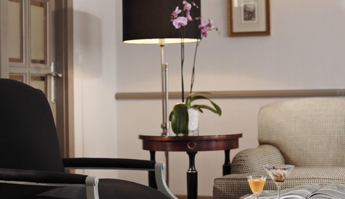 Grand Suite (The Level Lounge Access)